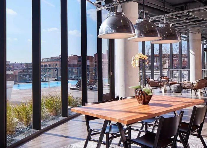 West Loop W Wd Gym Lounge Nr L Chi-778 *